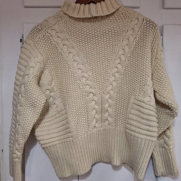 Chunky Knit Off- White sweater - Picture 5 of 5